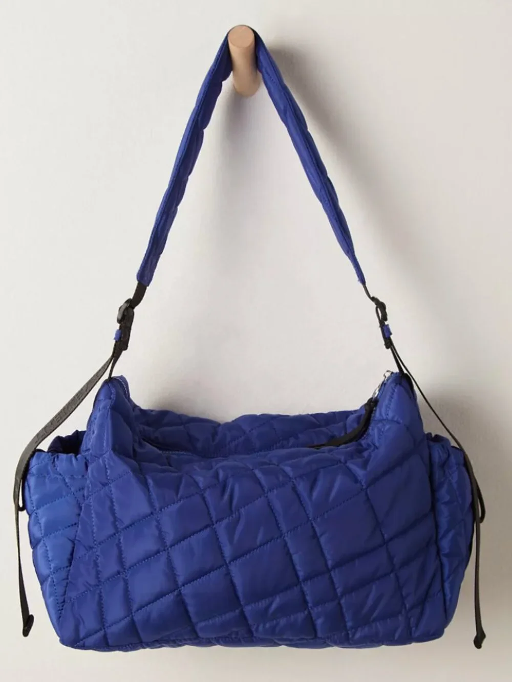 FP Movement Off The Path Carryall Gym Bag (Electric Shock)